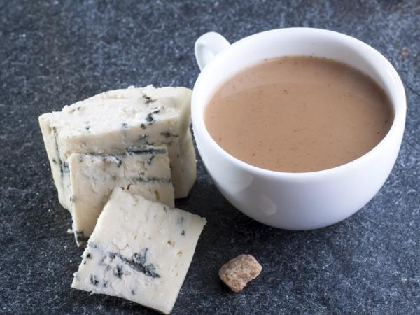Kava s sirom - za Francoze normalno, za nas pa ne
